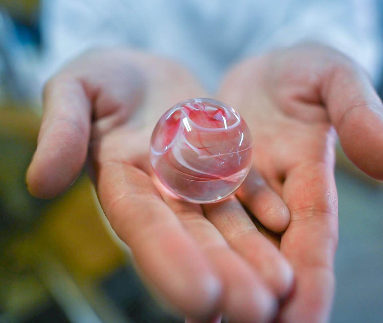 遺骨ガラスの写真